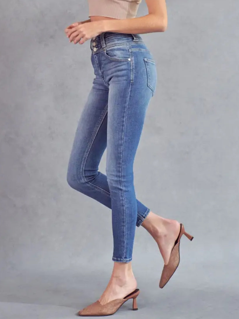 The Skinny Triple Button Kancan Jeans