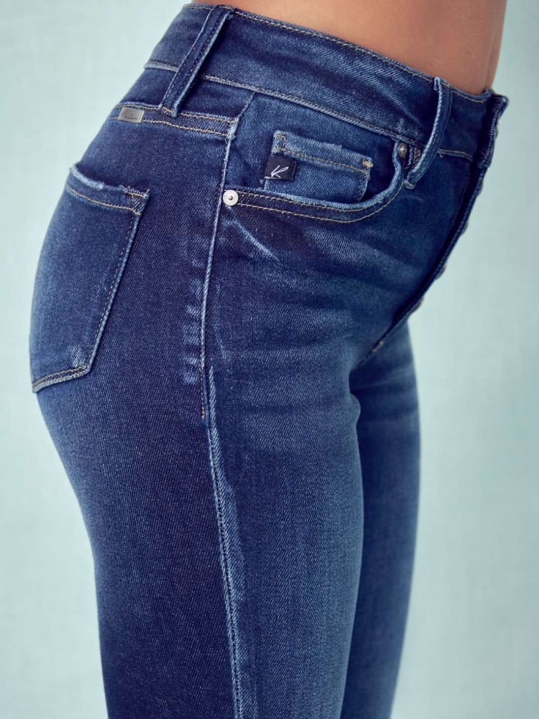 The Ankle Skinny Jeans {dark}